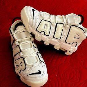 [D06718-100] Womens Nike Air
More Uptempo (W) *used twice* No box*